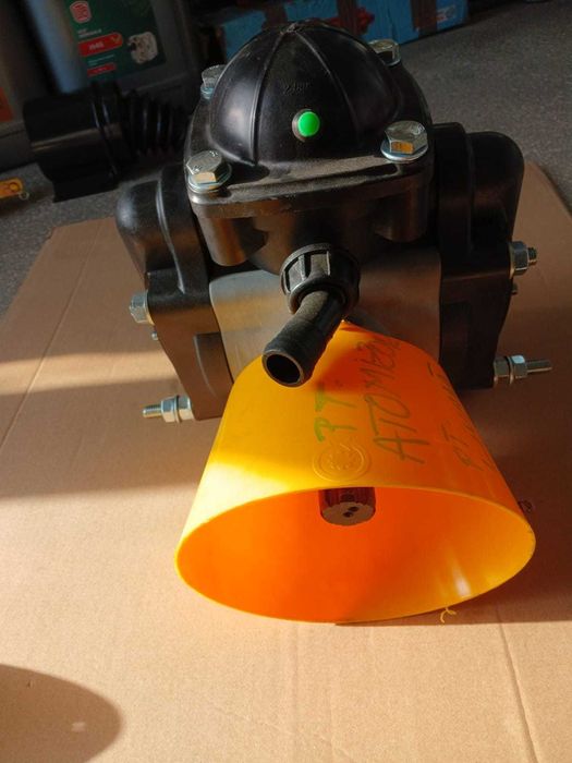 Pompa erbicidator pentru atomizor livada