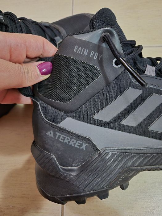 ОБУВКИ номер 40 1\2 от серията Adidas Terrex, носени са броени пъти.