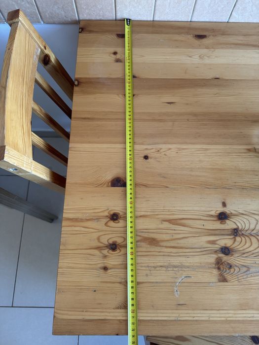 Set masă din lemn masiv cu 4 scaune