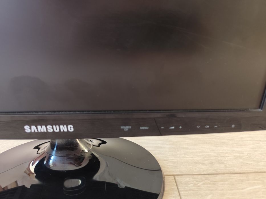 Телевизор/монитор Samsung 19"