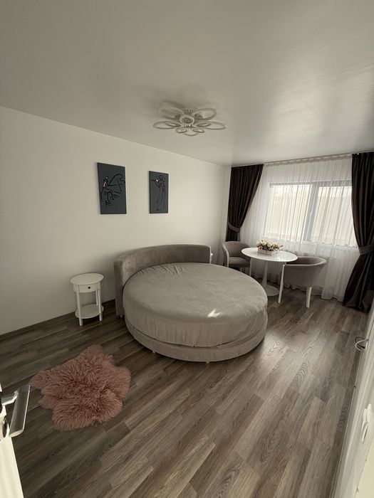Apartament 2 camere modern– Parcare inclusă, centrală proprie, AC