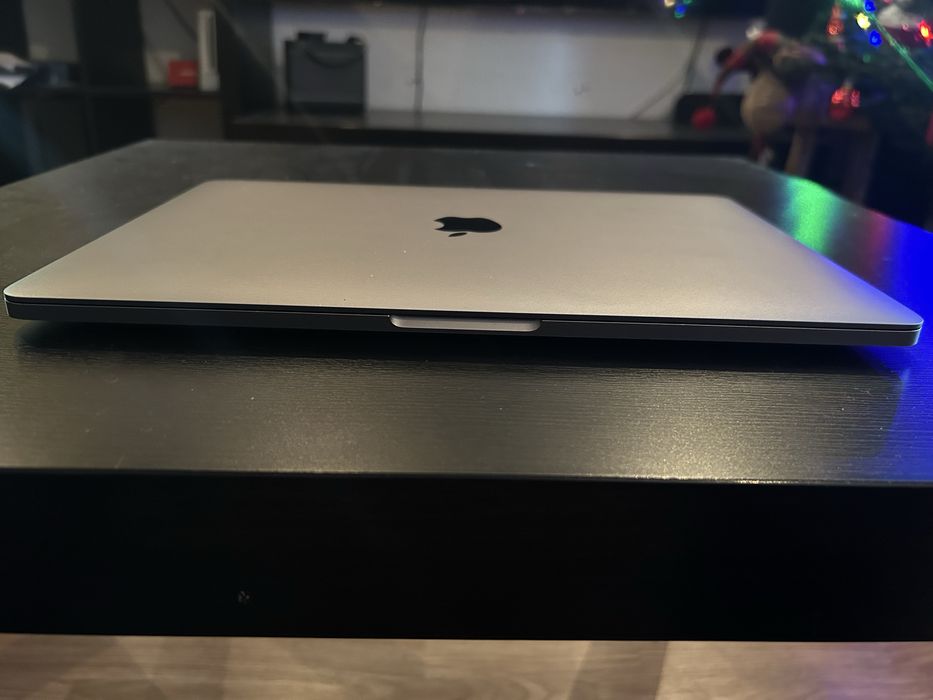 Macbook Pro 13" A1989 i7 16 GB RAM 1 TB SSD