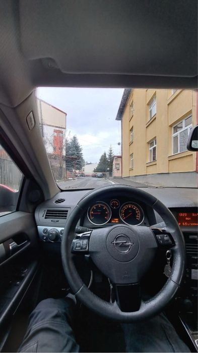 Opel astra h gtc