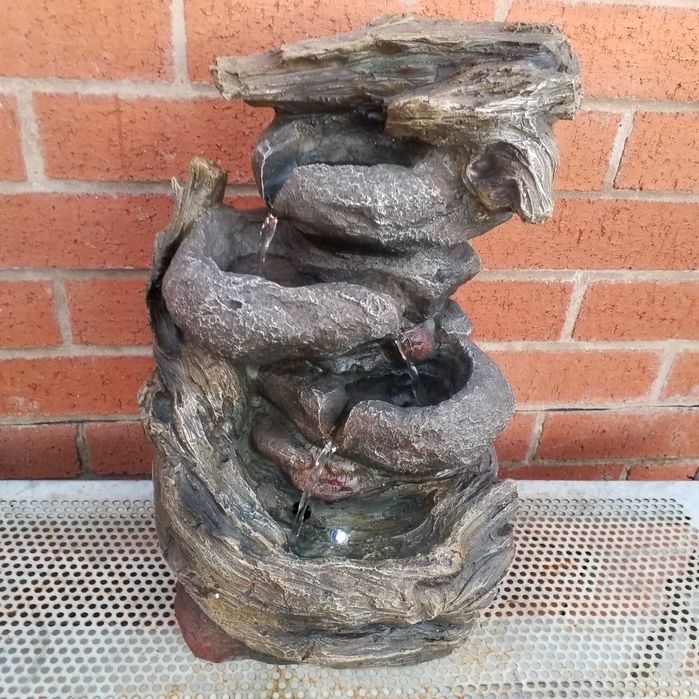 Декоративни градински фонтани