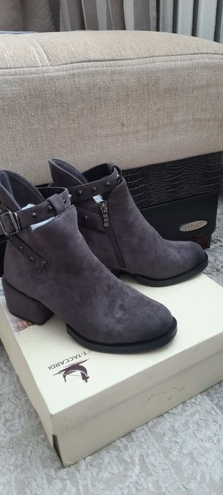 Продам демисезонные ботинки!