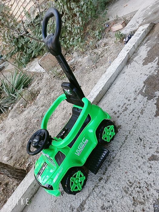 Продам детскую машину. Почти не ездили, в Идеальном состоянии