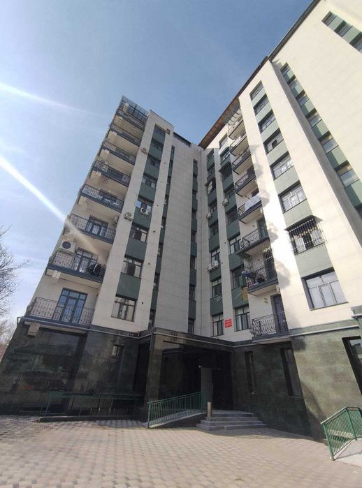 Просторная 4-комнатная квартира рядом с метро Буюк Ипак Йули