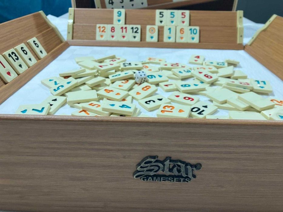 Joc de Remi Remy – Rummy. Table din lemn masiv. SIGILAT !