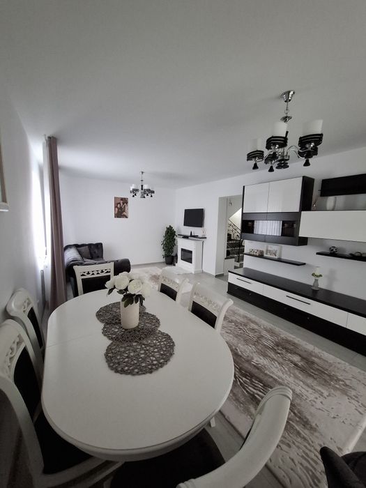 Casă de vânzare  Ipotești zonă foarte bună