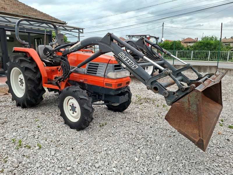 Японски трактор KUBOTA GL320 32 к.с. 4WD с челен товарач - ДЖЕЙ ТРЕЙДИНГ