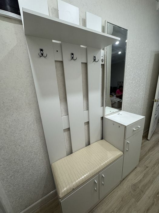 Продаётся прихожие