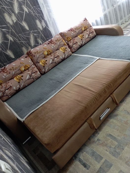 Диван угловой б/у