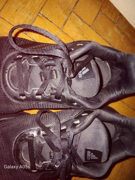 Адидас оригинални детски маратонки