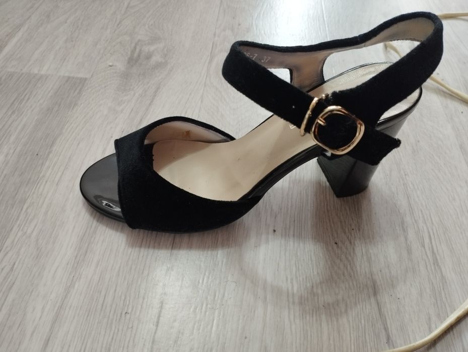 Туфли чёрные пархат