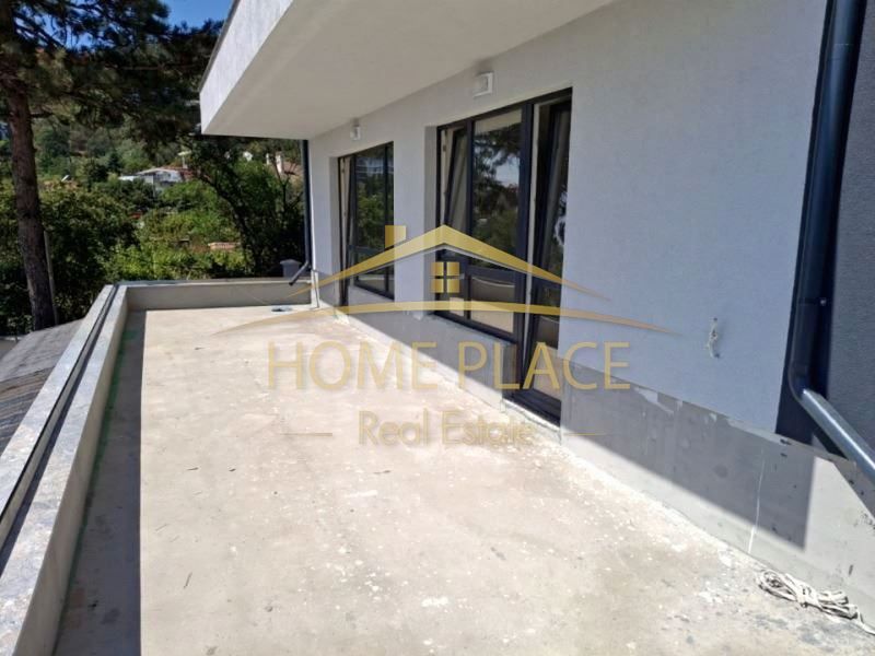 Продава се Тристаен апартамент в Варна, Бриз - 159 кв.м за 1931 €/кв.м - Снимка #9