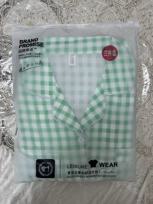 Ayollar uchun uchtalik pijama toplami