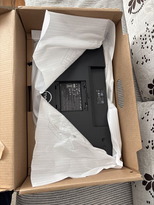Продавам монитор Dell P2222H - чисто нов