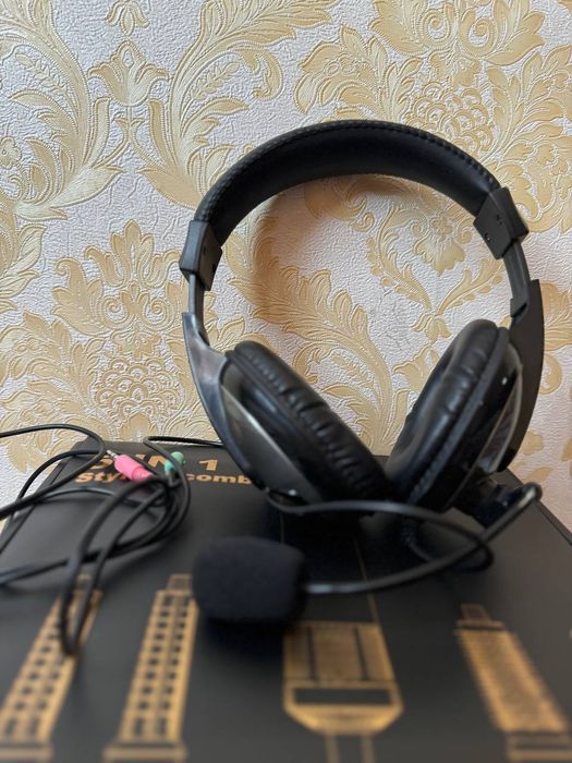 Продаётся Наушники  Компьютер