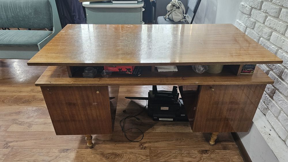 Стол письменный. Ретро. ДЕРЕВО