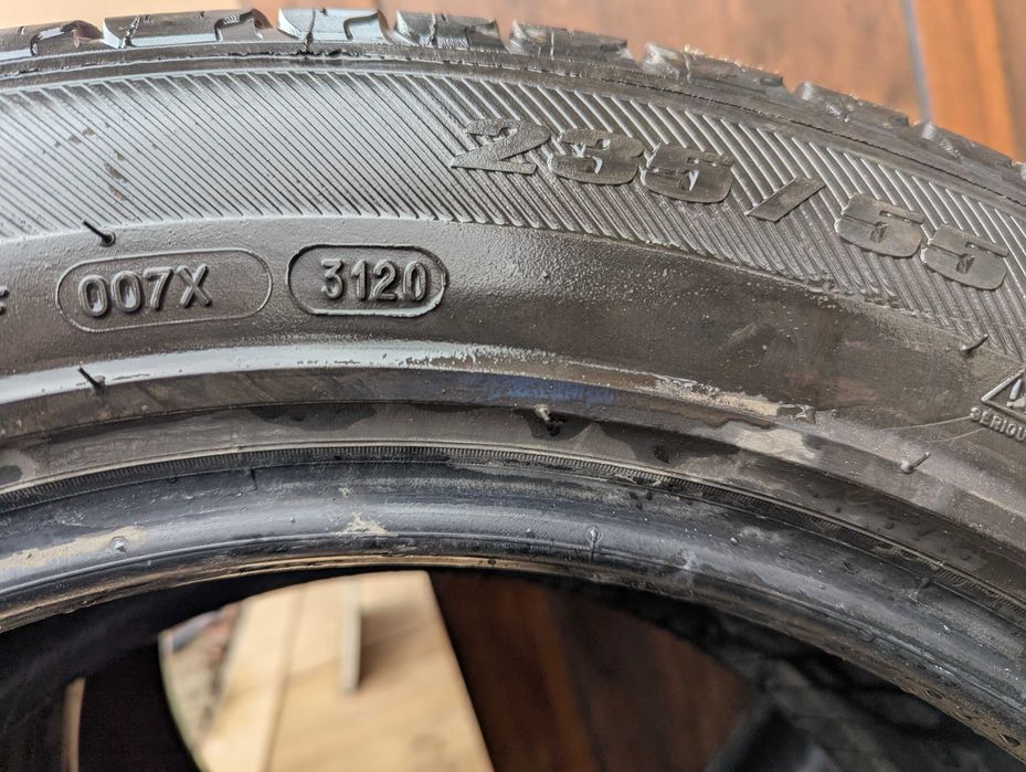 Michelin Latitude Tour HP 235 55 19