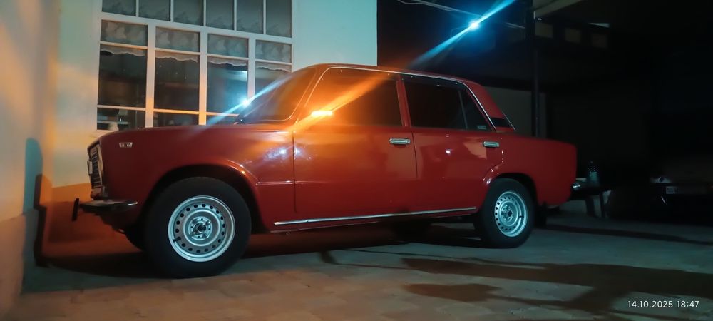 Vaz 21011 sotiladi