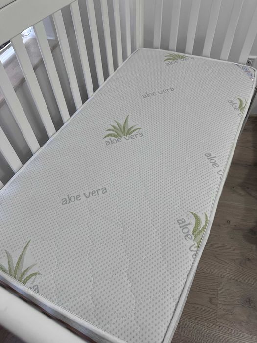 Детско Креватче + матрак +обиколки + калъфче против намокряне