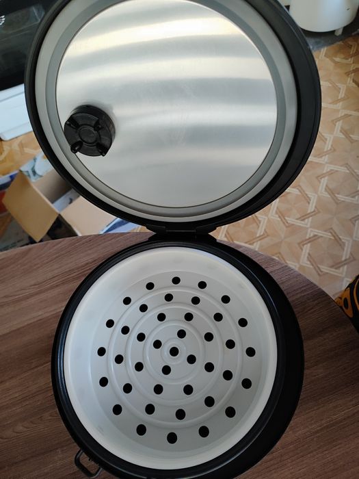 Мультиварка Comfee CF-MC9501, 5 л, 12 программ, б/у в коробке