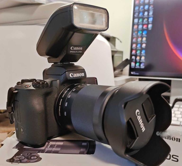 Canon M50 KIT cu obiectiv 18–150mm + accesorii