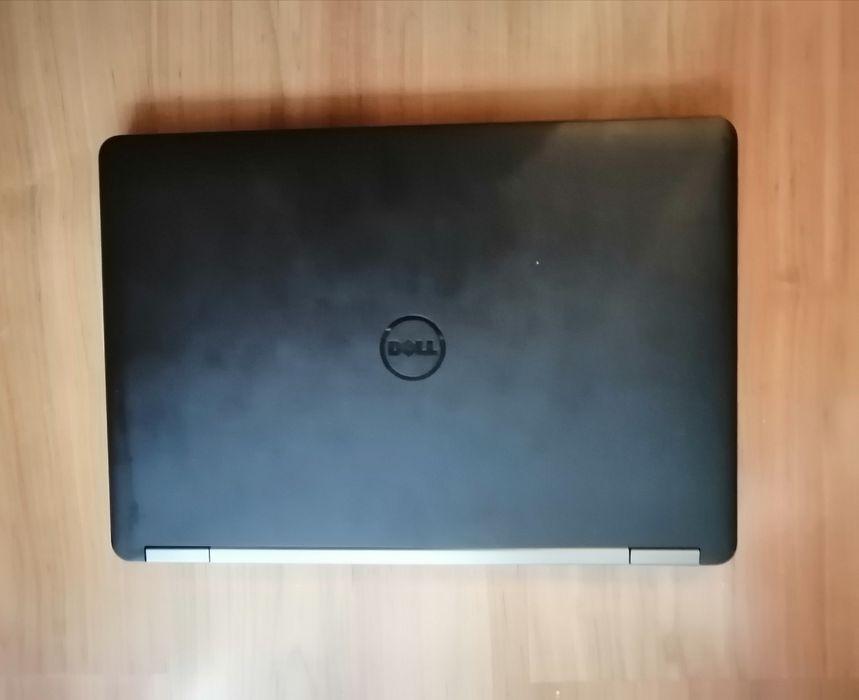 Лаптоп DELL Latitude E5270