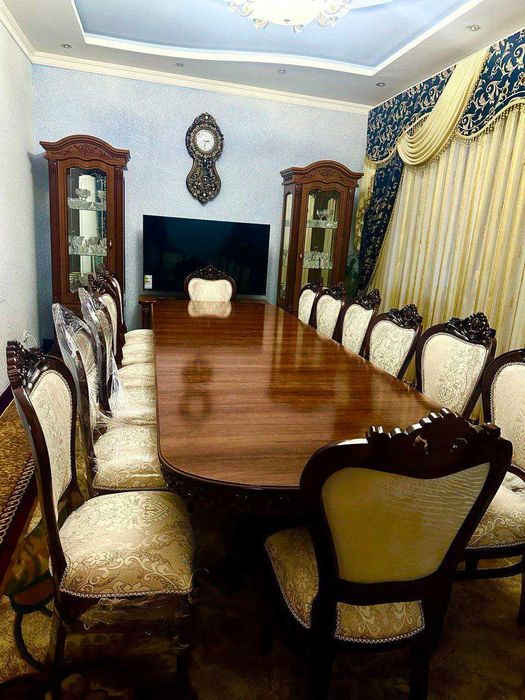 14 odamlik Stol va stul. Holati yap yangi.