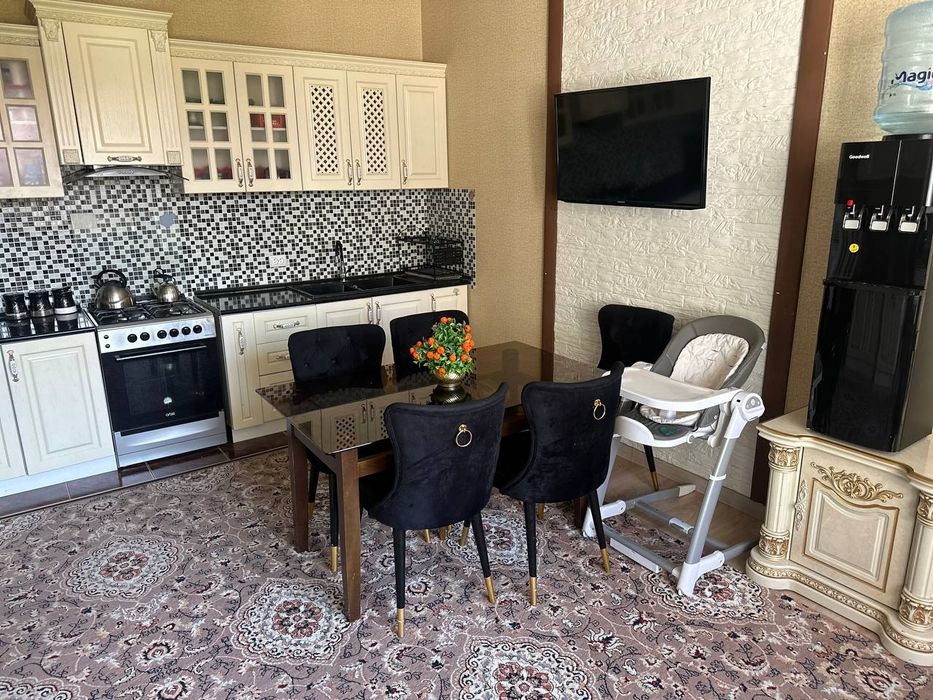 Продается участок 3.7 соток, 2 комнаты, 1 зал, 3 санузлов