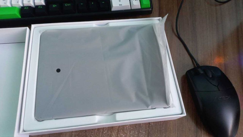 grafichiski planshet HUION RTE-100 Black Sotiladi