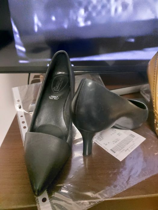 Pantofi piele deosebiți!