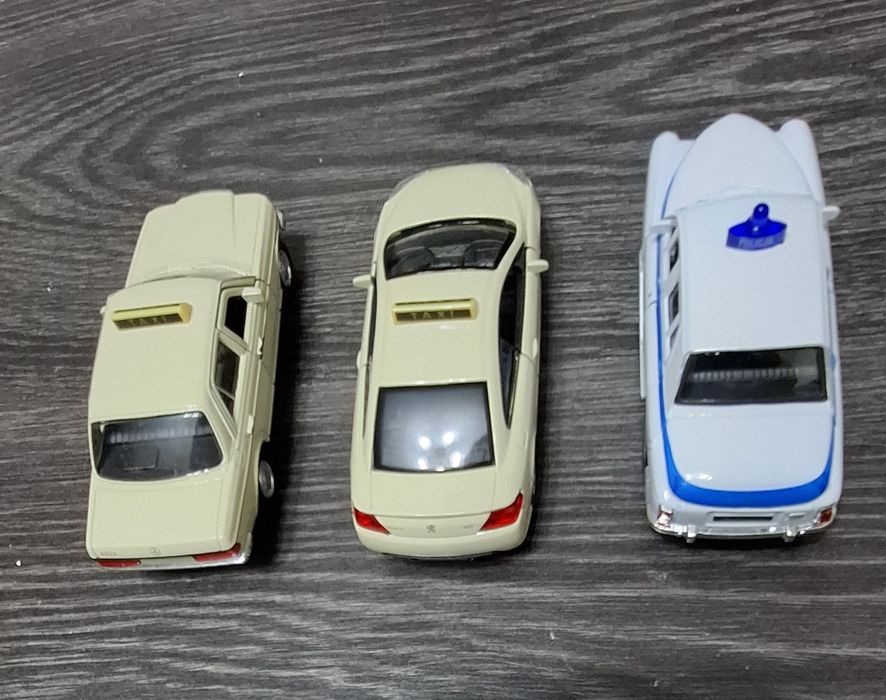 VÎND machete diferite modele din metal de colecție scara 1 / 34