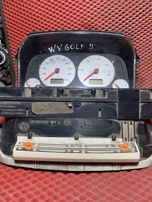 Приборная панель(щиток приборов) Гольф 3