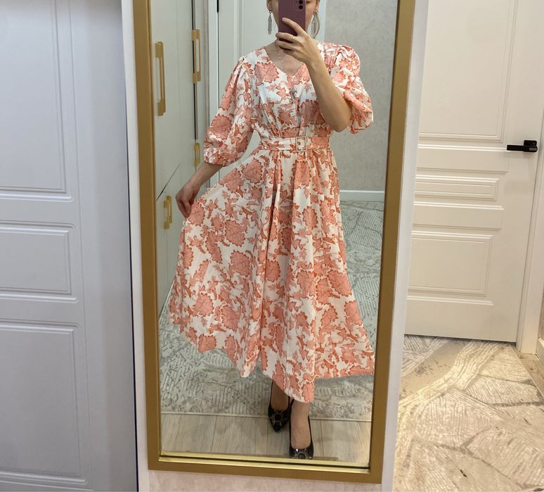 Ашық түстегі кешкі көйлек