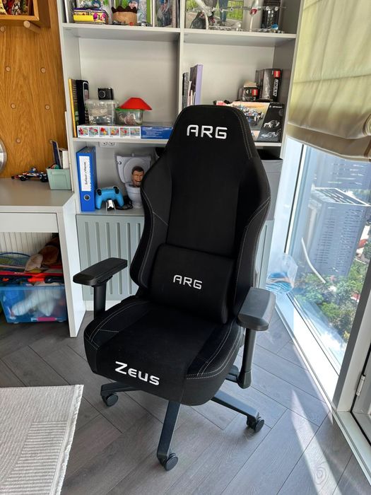 игровое компьютерное кресло ARG Zeus в черном цвете