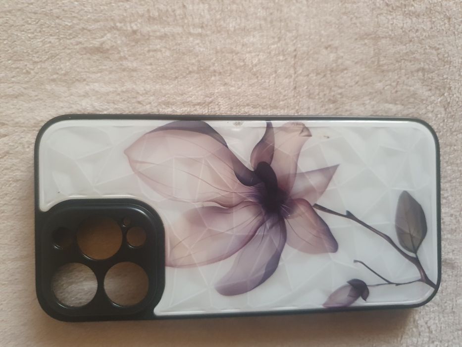 Чехлы на айфон 14 промах