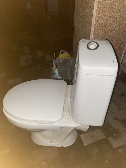 Продам унитаз почты новый