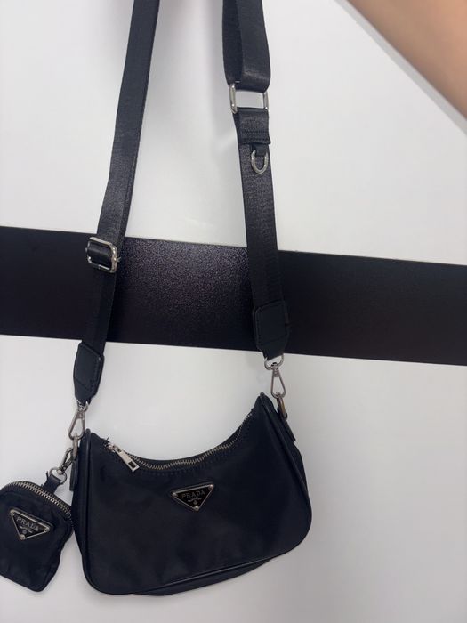 Чанта Prada закупена от Италия