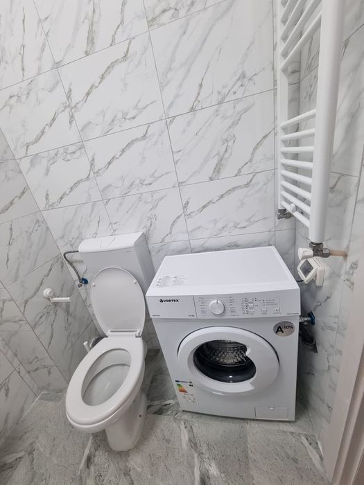 Închiriez studio nou 45mp