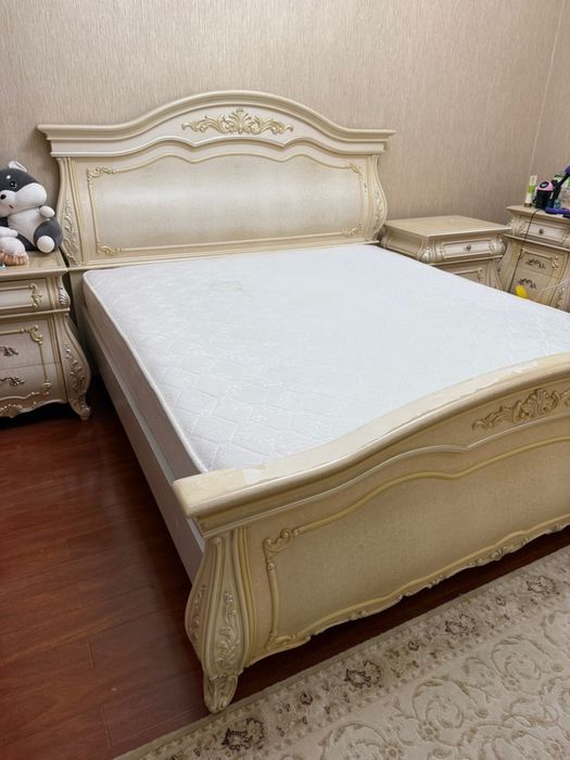 Спальный гарнитур