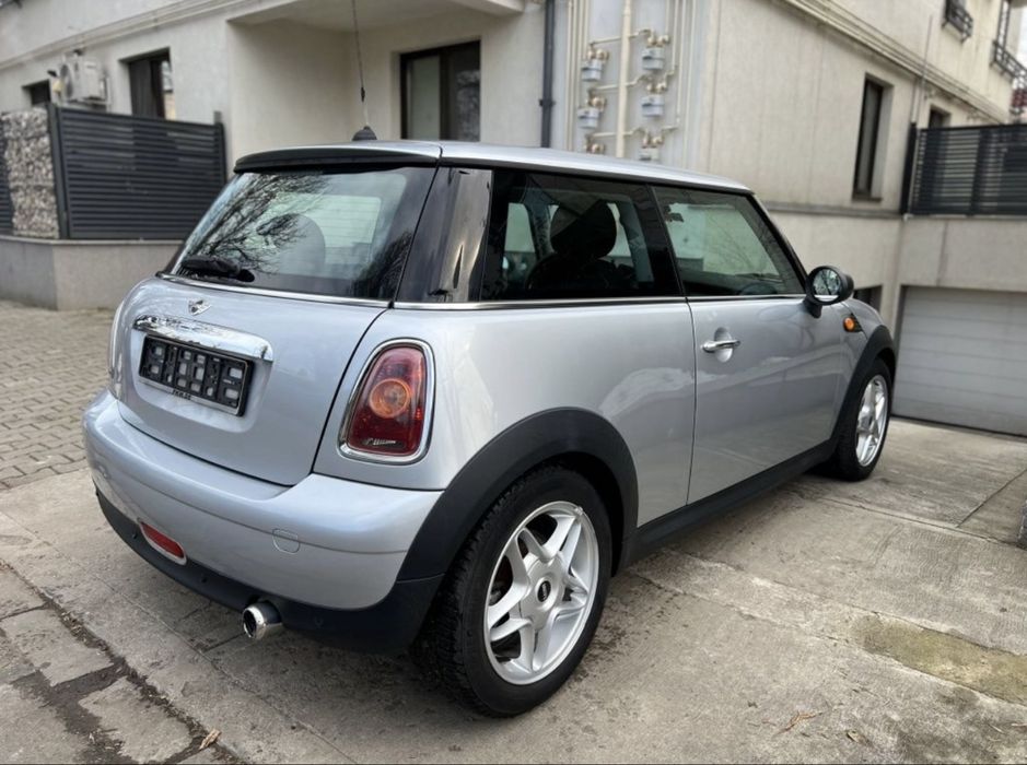 Mini Cooper 1.6 benzină – an 2010 – 175.000 km