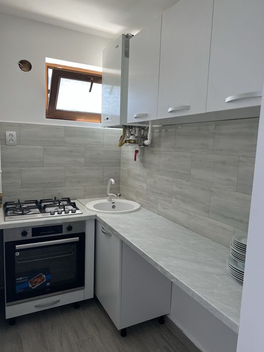 Apartament 2 camere semidecomandat de închiriat