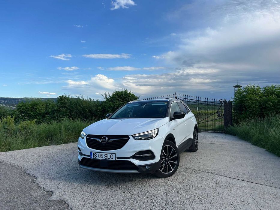 Opel GrandlandX Plug-in-Hybrid4 ,4X4,1.6, 300 cp,pret 16.750 euro- factura cu TVA deductibil