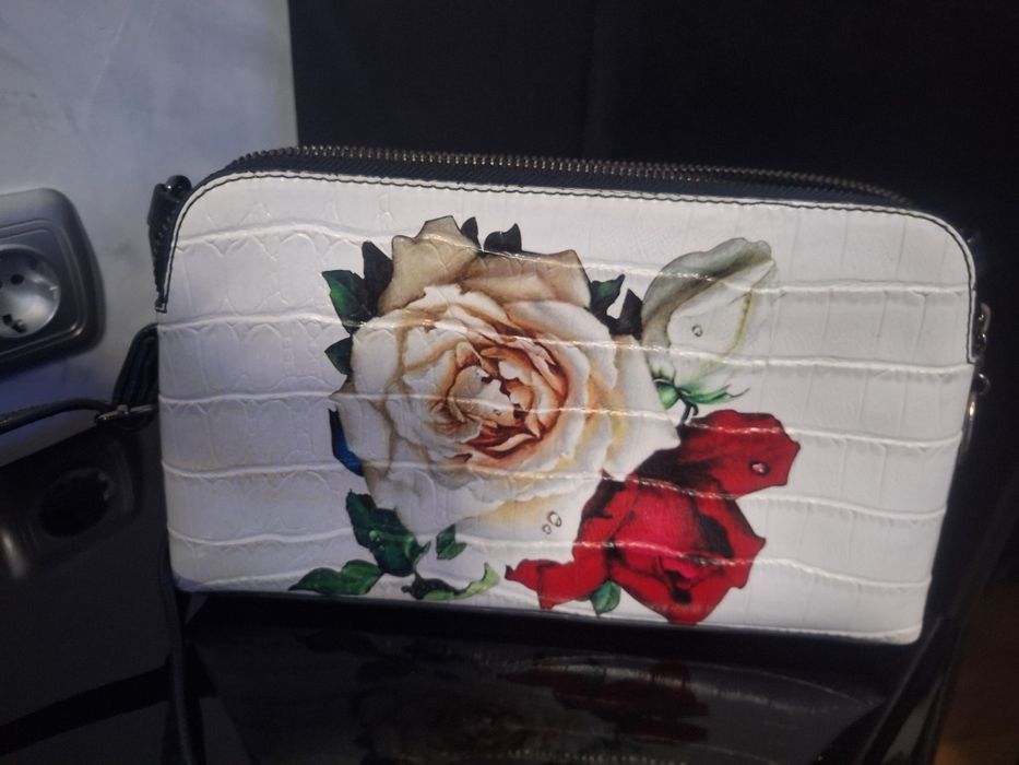 Дамски портмонета и чанти нови