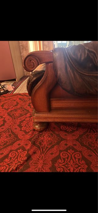 Луксозни кожени фотьойли от масивно дърво – 2 бр.,