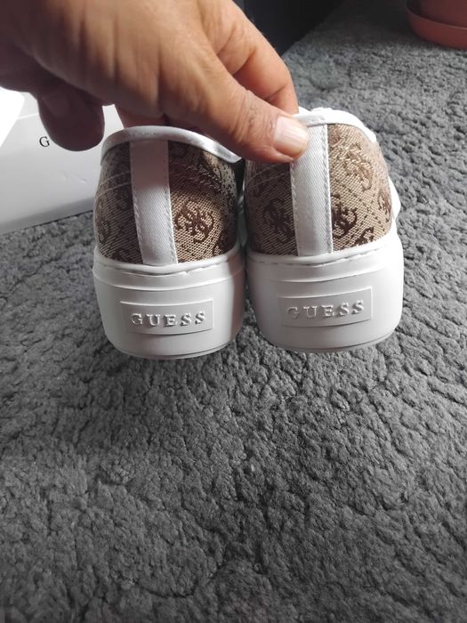 Чисто нови дамски маратонки / кецове GUESS (Оригинал) – 39 номер (US 8.5) Доставено от USA