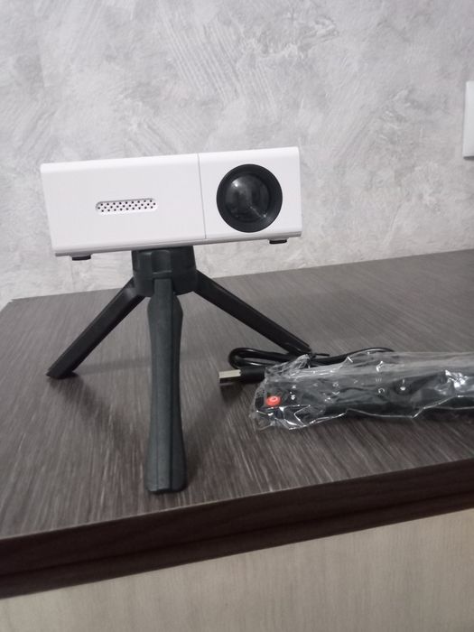 Продам проектор мини