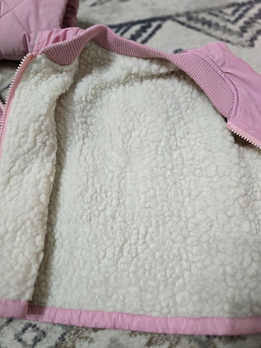 Продаю зимний детский костюм.  Куртка,  жилетка и полукомбинезон